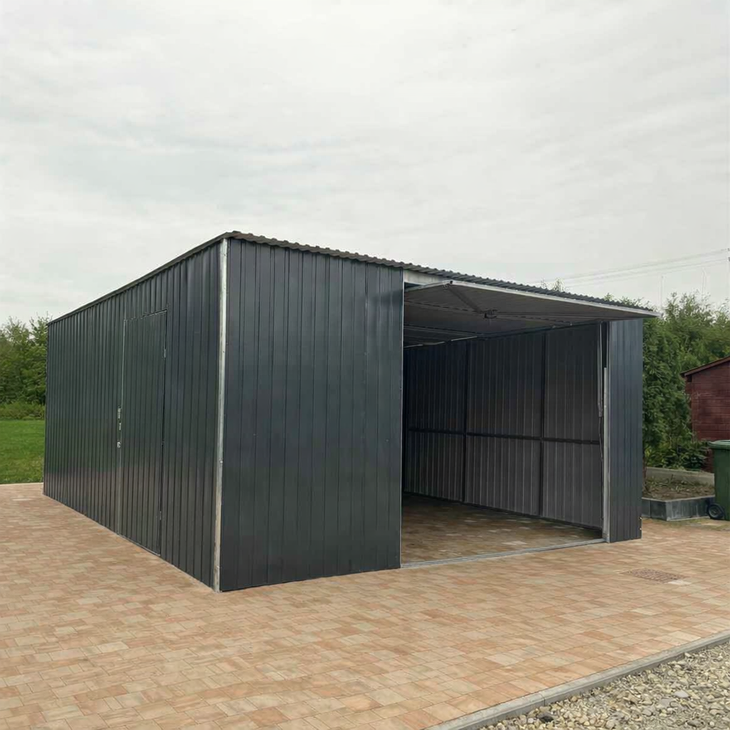 Garaż blaszany 5x5- blacha w kolorze RAL 7016 grafit, spad dachu na tył, brama podnoszona do góry, drzwiczki, okno, profil 30x30 - obrazek 3