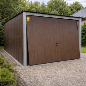 Garaż blaszany 3x5- blacha w kolorze drewnopodobnym orzech, spad dachu na tył, brama podnoszona do góry