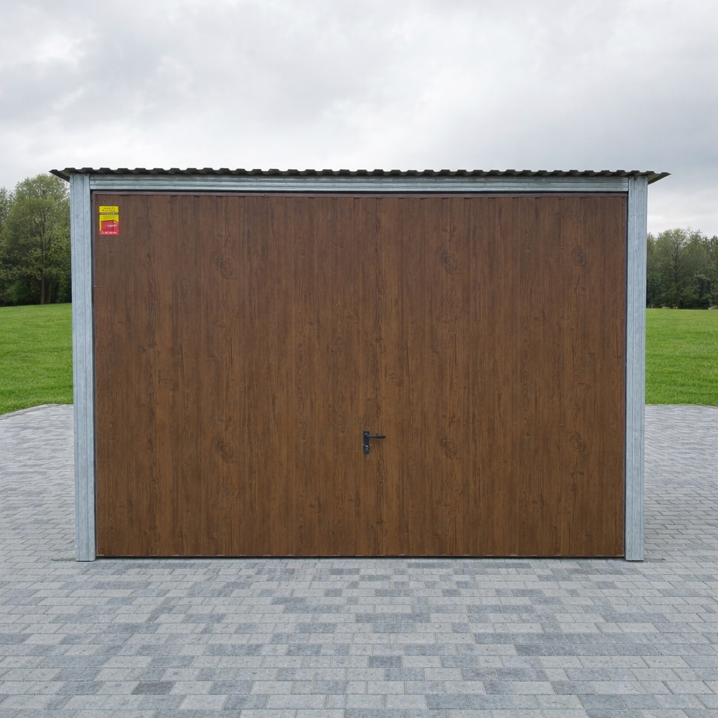 Garaż blaszany 3x5- blacha w kolorze drewnopodobnym orzech, spad dachu na tył, brama podnoszona do góry - obrazek 2